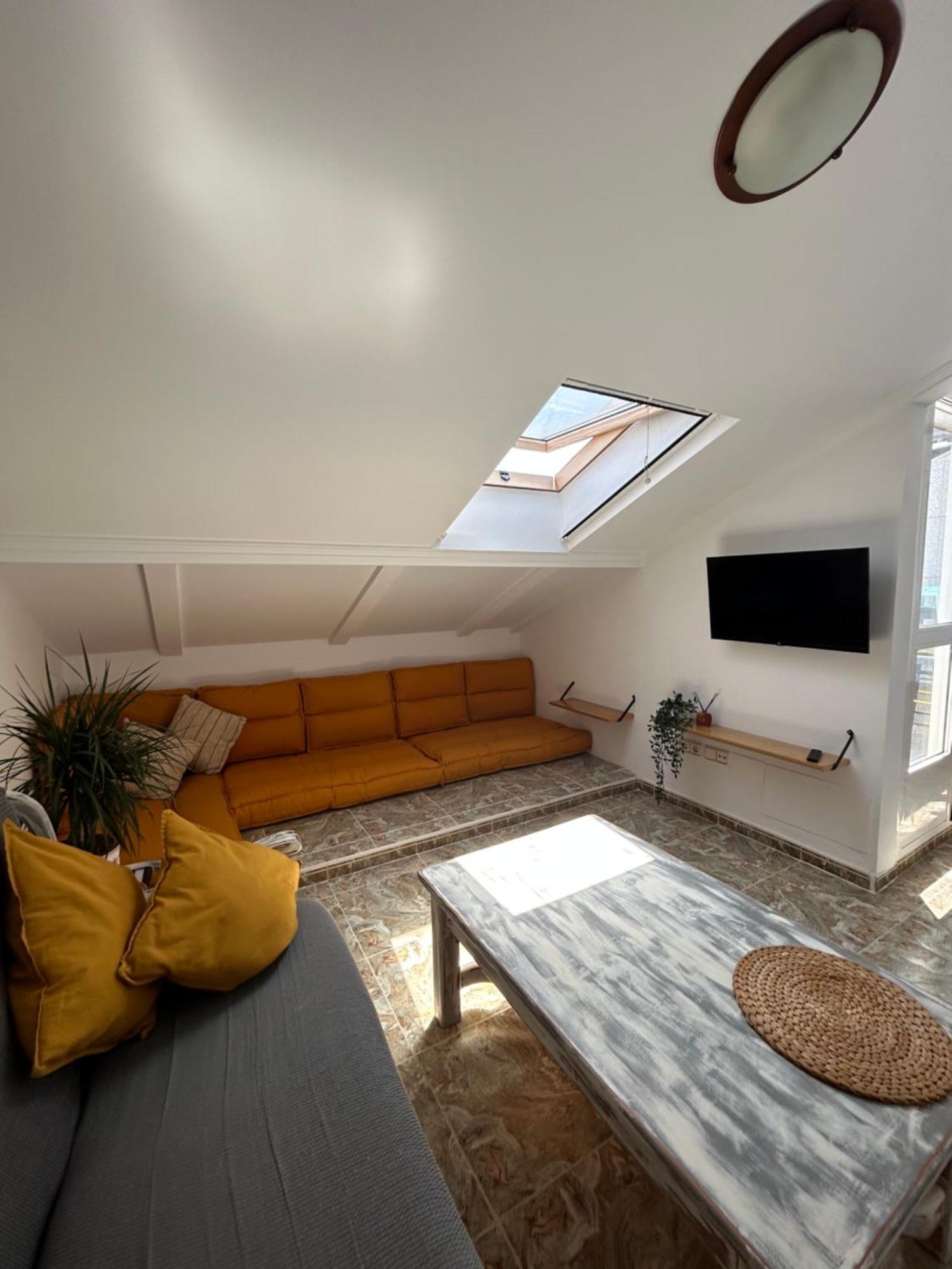 Apartamentos Oasis De Calma 로스알카자레스 외부 사진
